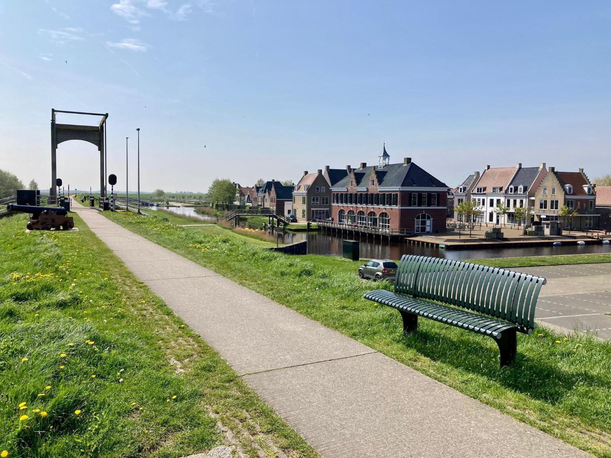 "Heleen" 6 Pers, Lauwersmeer Waterfront, Full Equipped And Modern Anjum Extérieur photo